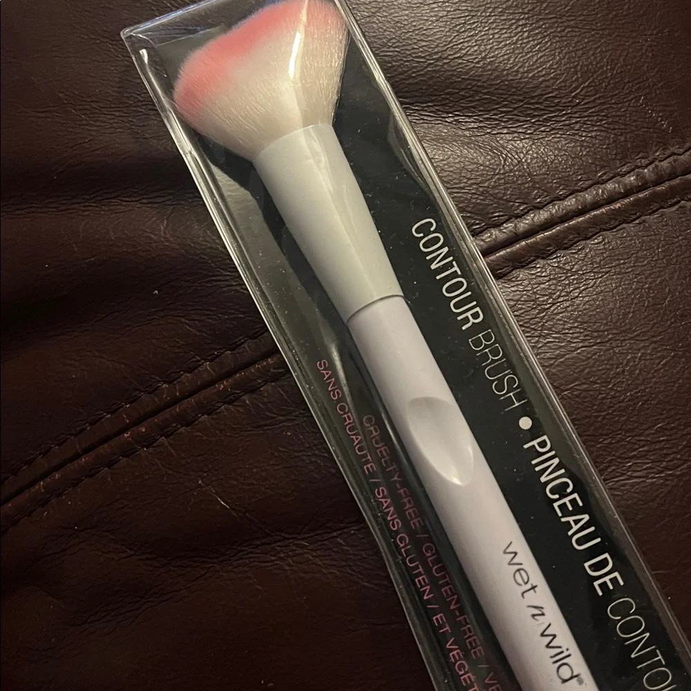Contour Brush with Neutral Face Powders Set, bronzers and lip stain crayons